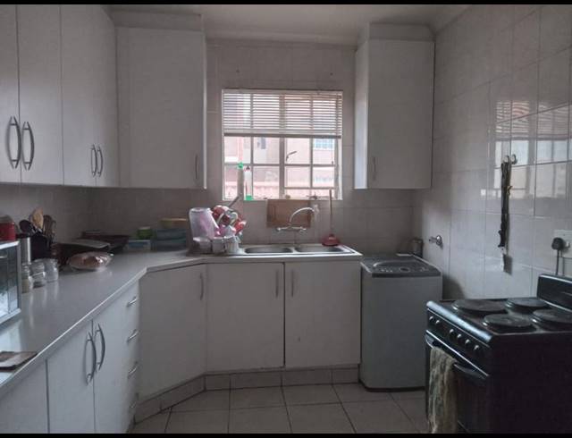 2 BEDROOM TOWNHOUSE FOR SALE IN ZWARTKOP